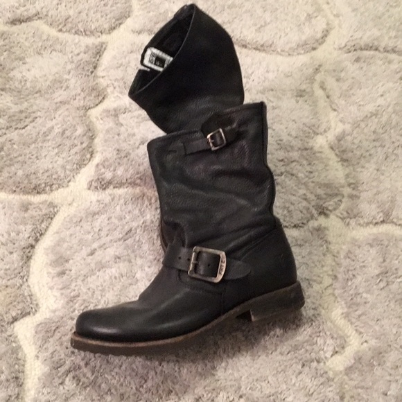FRYE Veronica Short Black Boot - Picture 4 of 6